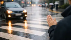 횡단보도에서 손 한번 드는 인사가 관계를 부드럽게 만드는 이유