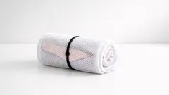 세탁망 썼는데도 니트가 늘어나는 이유, 망 안에서 ‘이것’만 줄이면 달라집니다