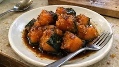 포슬포슬하게 부서지는 단호박 조림—단짠 양념이 고르게 스미는 방법