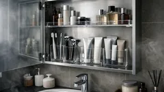 다이소·세리아 아이템 3개로 거울장 수납을 세로·층으로 정리하는 법