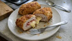 튀기지 않고 바삭하게—햄·치즈 넣은 돼지등심 오븐 커틀릿 15분 레시피