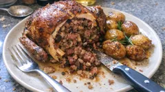 오븐 한 번에 완성: 버섯·다짐육 스터핑 기니새 통구이(파라오나 리피에나)