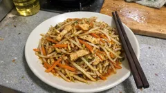 아삭한 숙주유부볶음: 굴소스+두반장으로 5분 만에 매콤짭짤 반찬